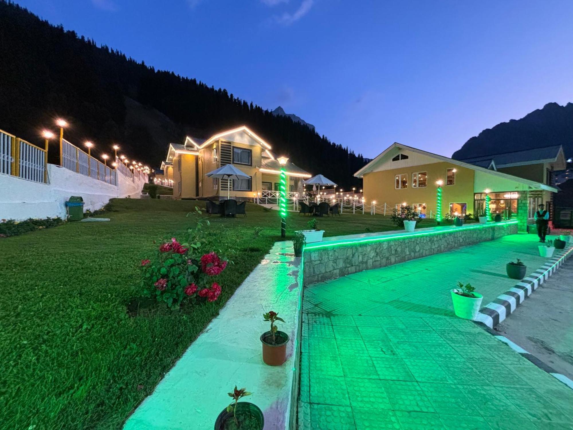 Arco Hotels & Resorts Sonāmarg Esterno foto
