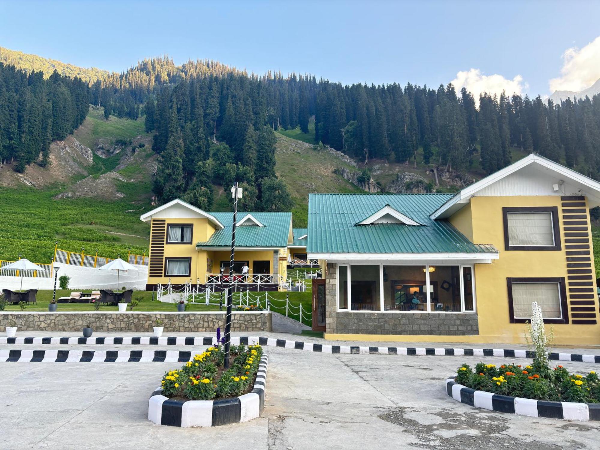 Arco Hotels & Resorts Sonāmarg Esterno foto